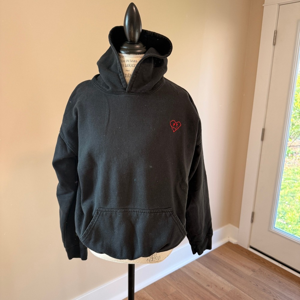 MAN Boohoo‎ MAN Women's Black "Red Heart" Hoodie Size M